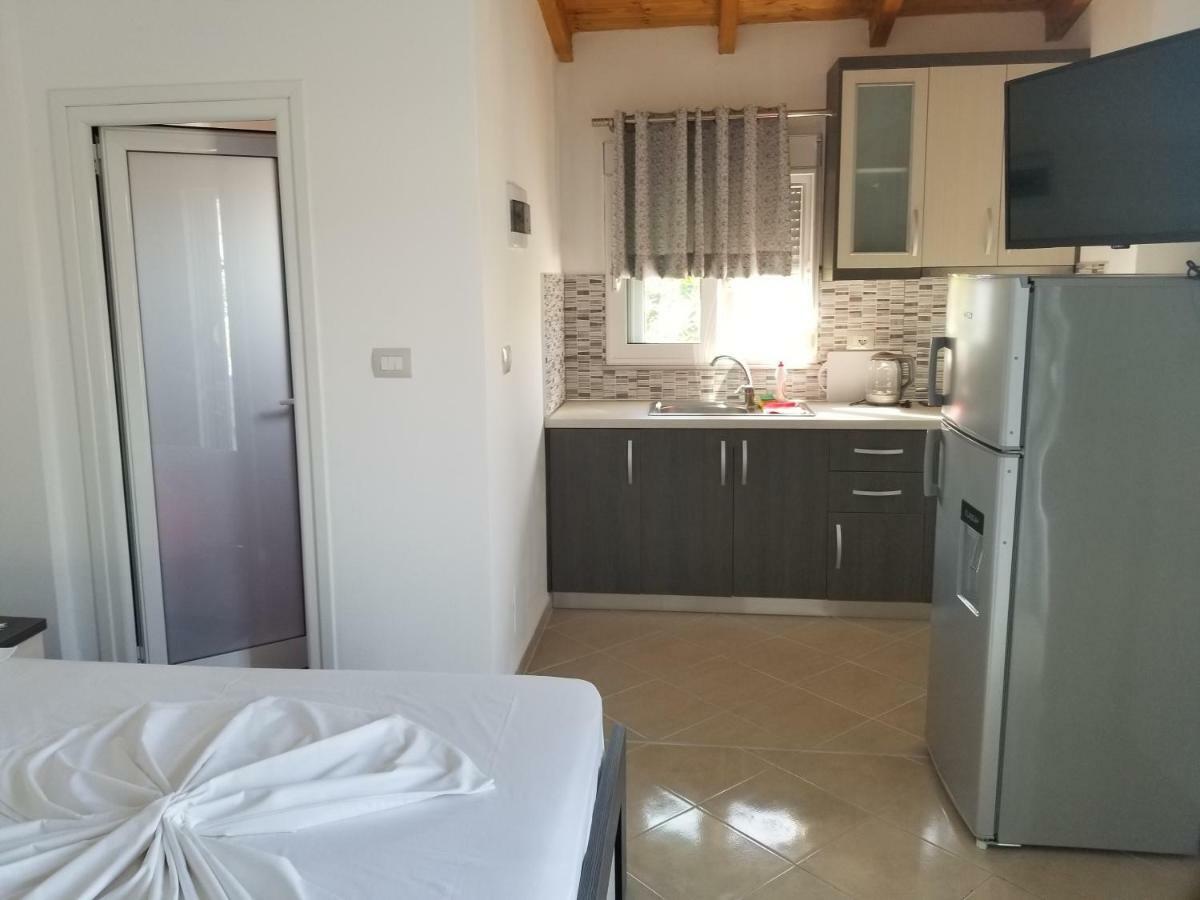 Villa Denis Ksamil Bagian luar foto